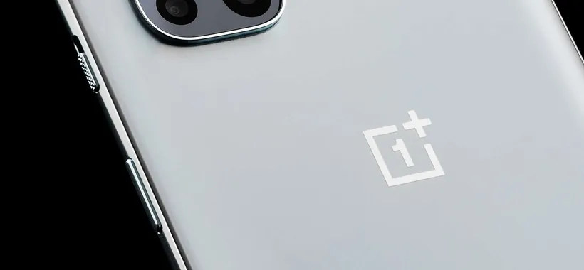 Batteria da 8.500 mAh e schermo a 165Hz: il prossimo OnePlus è dietro l'angolo