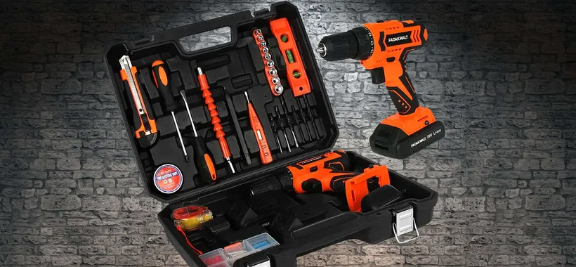 Trapano wireless con 2 batterie e 38 accessori a 40€: la BOMBA è su Amazon