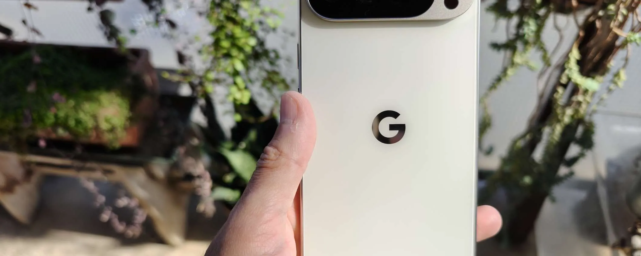 Pixel 10 Pro XL: Zoom 100x assurdo, tanta AI e batteria migliorata (recensione)
