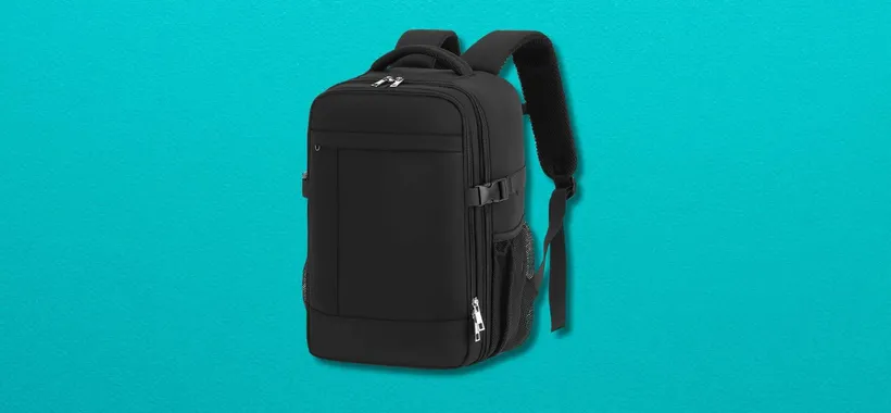 Zaino da viaggio 40x20x25 per Ryanair a 24,36€: sconto del 19% per un bagaglio compatto, leggero e impermeabile