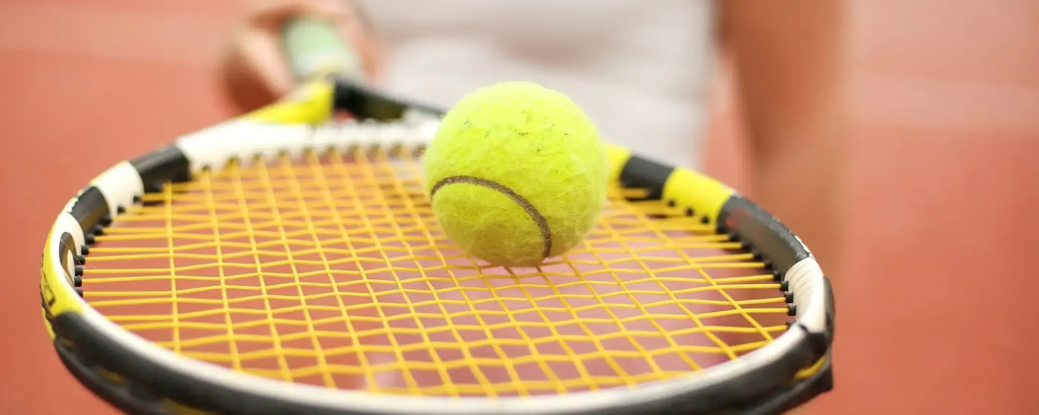 Roland Garros 2025: oggi due italiani in campo, seguili su Sky