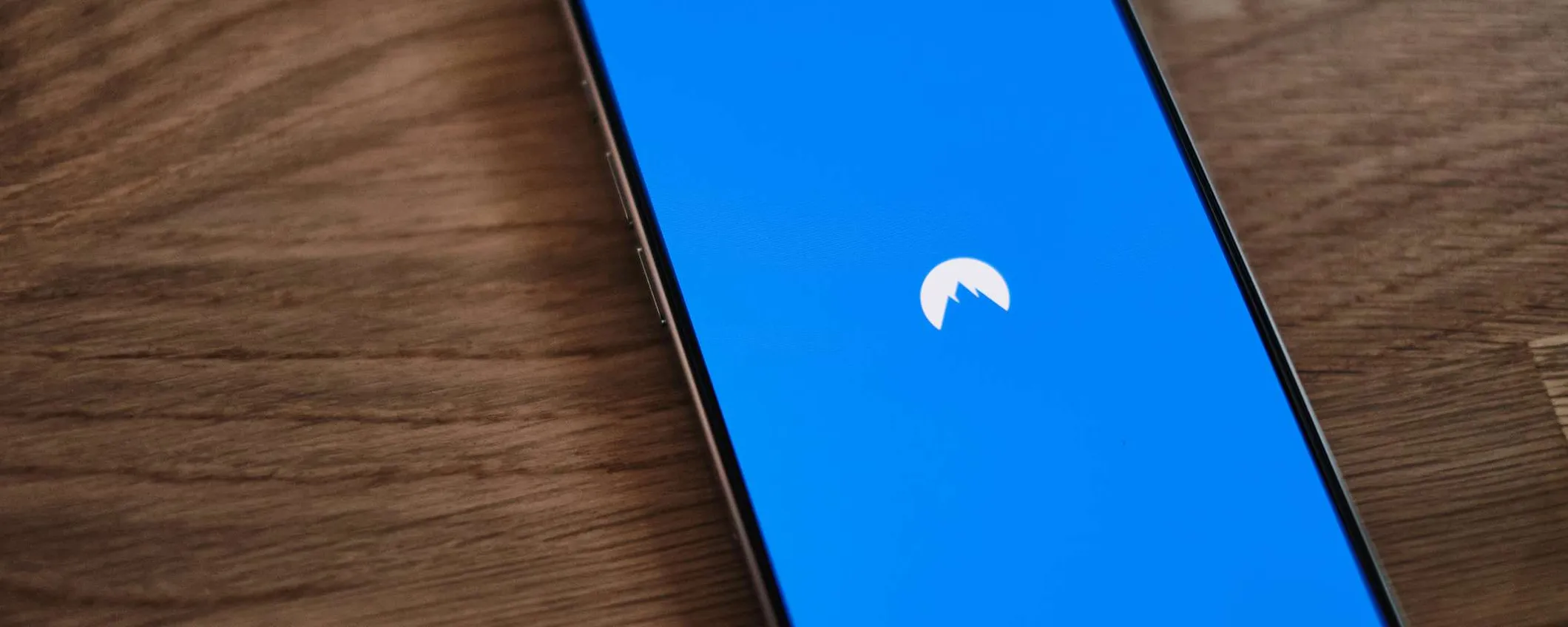 In valigia metti anche NordVPN: 72% di sconto (5% extra con coupon) e 10GB di eSIM