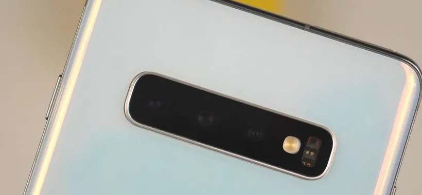 Galaxy Note 10 con 4 fotocamere sul posteriore