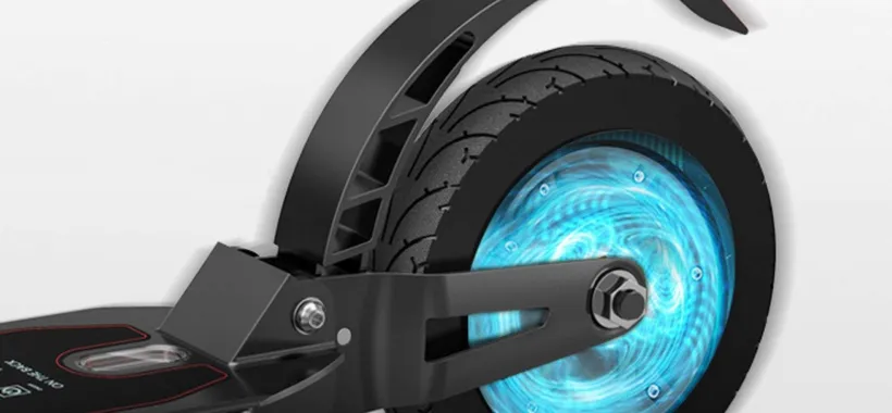 Una potenza di monopattino elettrico a 136€: sconto BOMBA