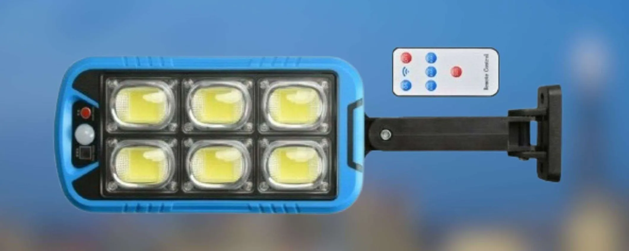 Lampione solare a 12,50€: tantissima luce e ZERO aumenti in bolletta
