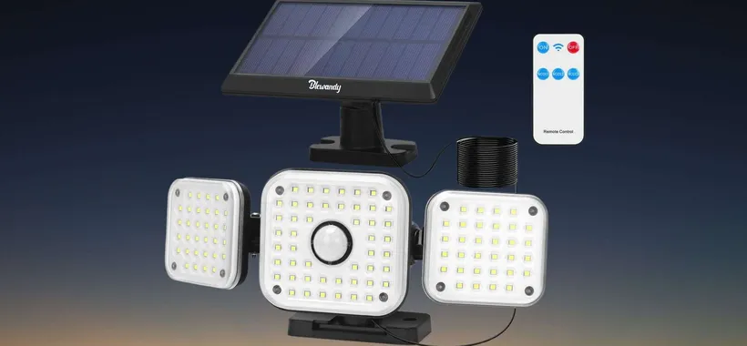 Faro solare con 3 teste indipendenti a 15€: sconto 50% su Amazon, follia pura