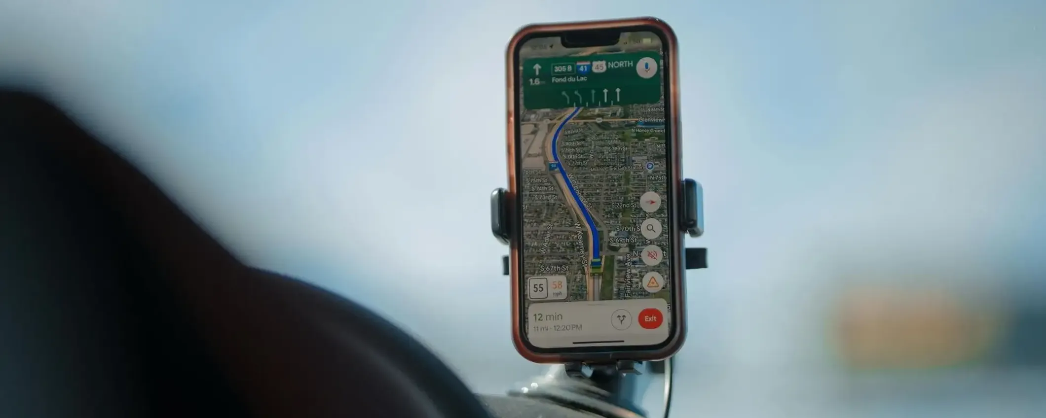 Con la eSIM di Holafly viaggi per tutto il mondo con giga illimitati