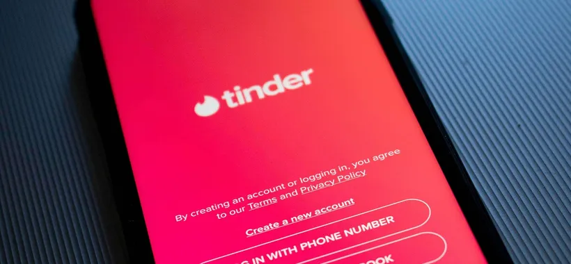 Tinder offre gratis un'opportunità splendida