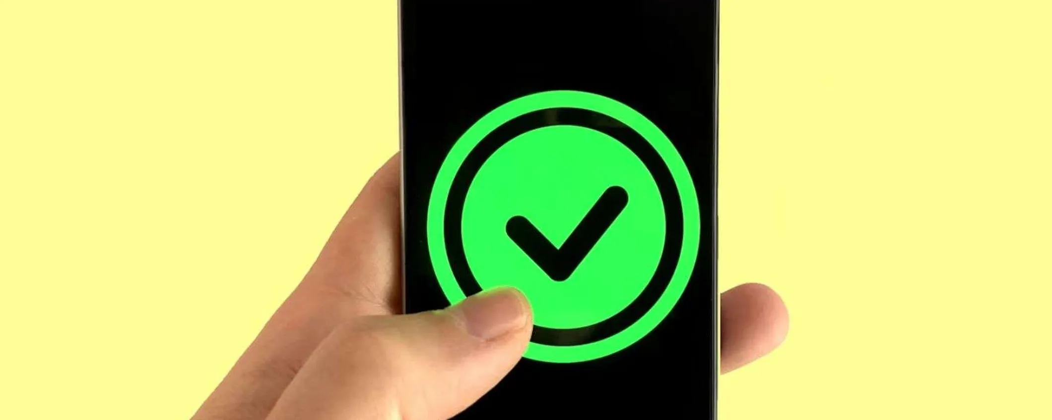 UE accelera sulla sicurezza online: pronta l’app per verificare l’età sui social