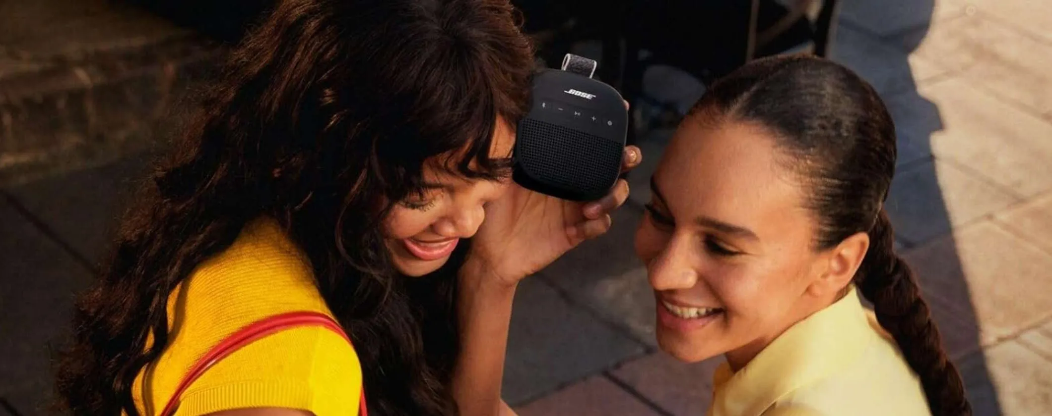 Bose SoundLink Micro (2ª Gen) al miglior prezzo con 12h di suono e cinturino