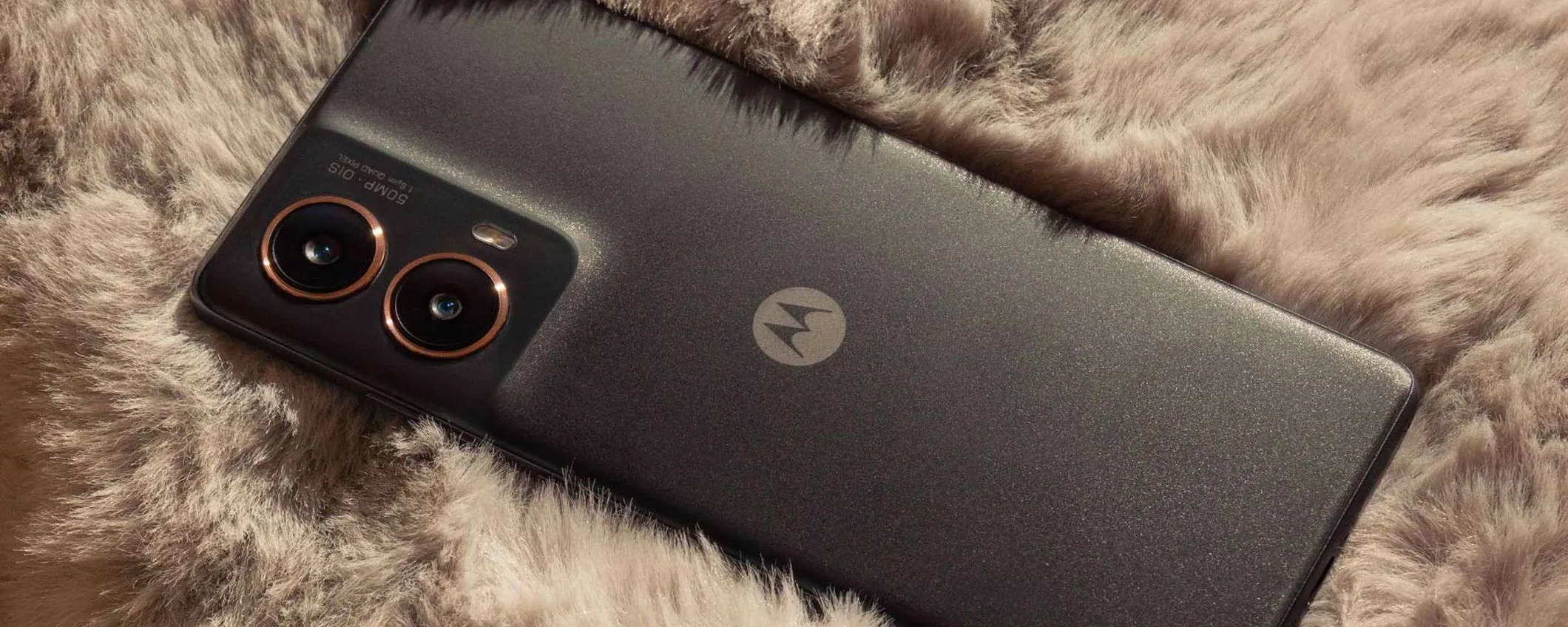 Cerchi un mid-range con DESIGN e POTENZA? Motorola Moto G85 5G 12/256 GB a 198€