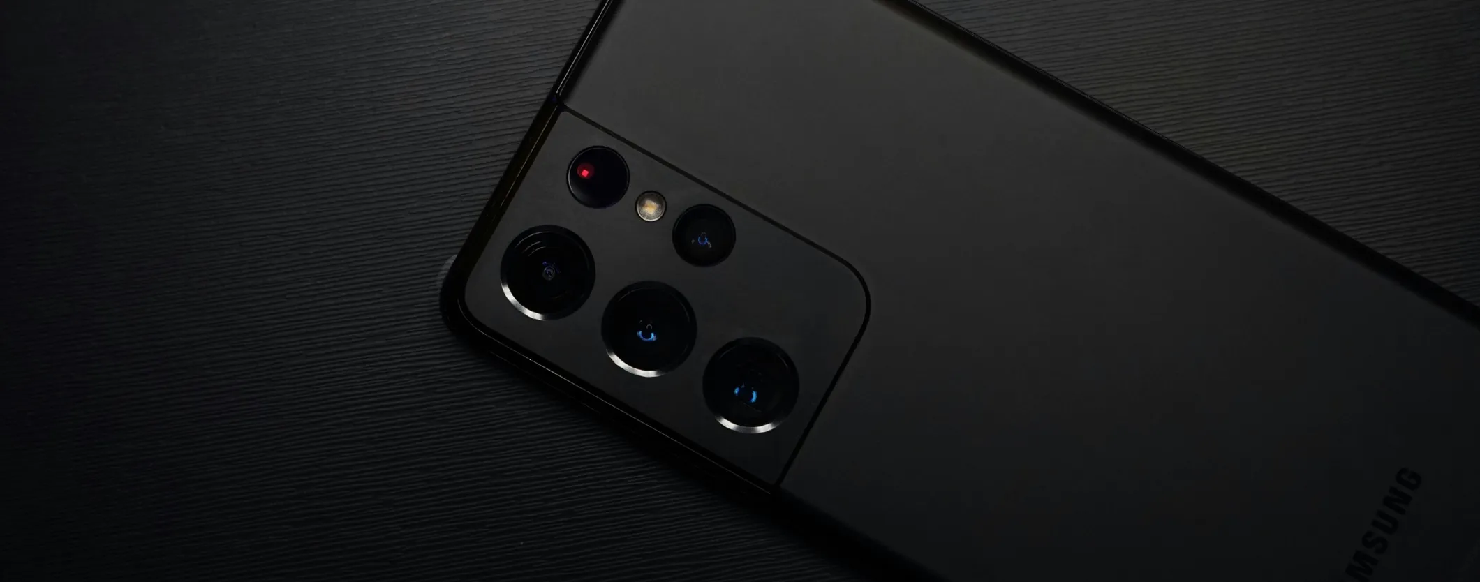 Tornano gli aggiornamenti di Google Play sugli smartphone Samsung, ma non per tutti
