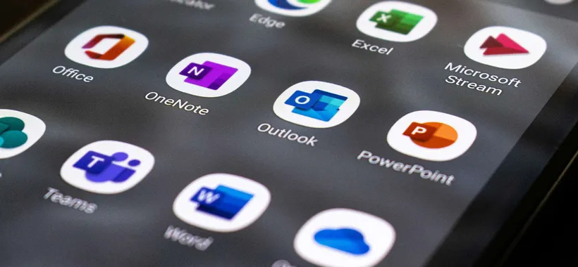 Microsoft smentisce le accuse: non utilizza i dati degli utenti per addestrare l'AI