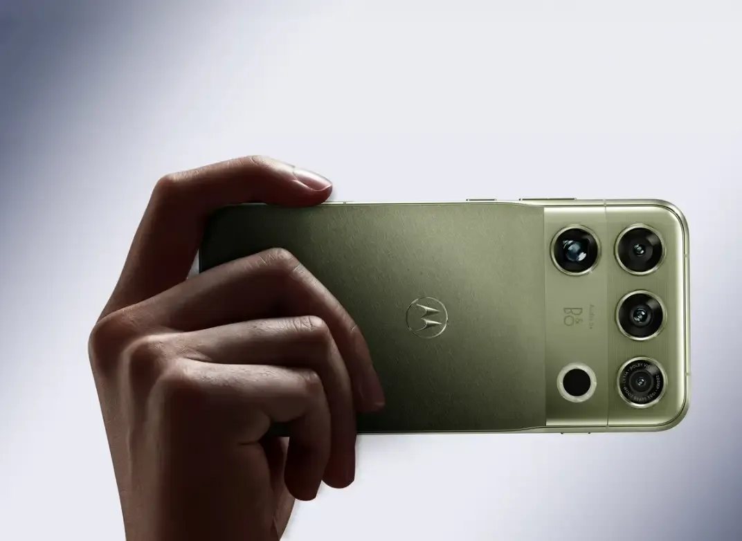 Motorola svela il suo smartphone più ambizioso: fotocamera da 200 MP e Snapdragon di nuova generazione