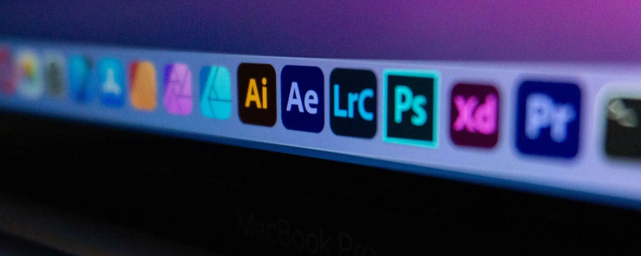 L'intelligenza artificiale entra nei software Adobe: ecco i nuovi assistenti AI Firefly