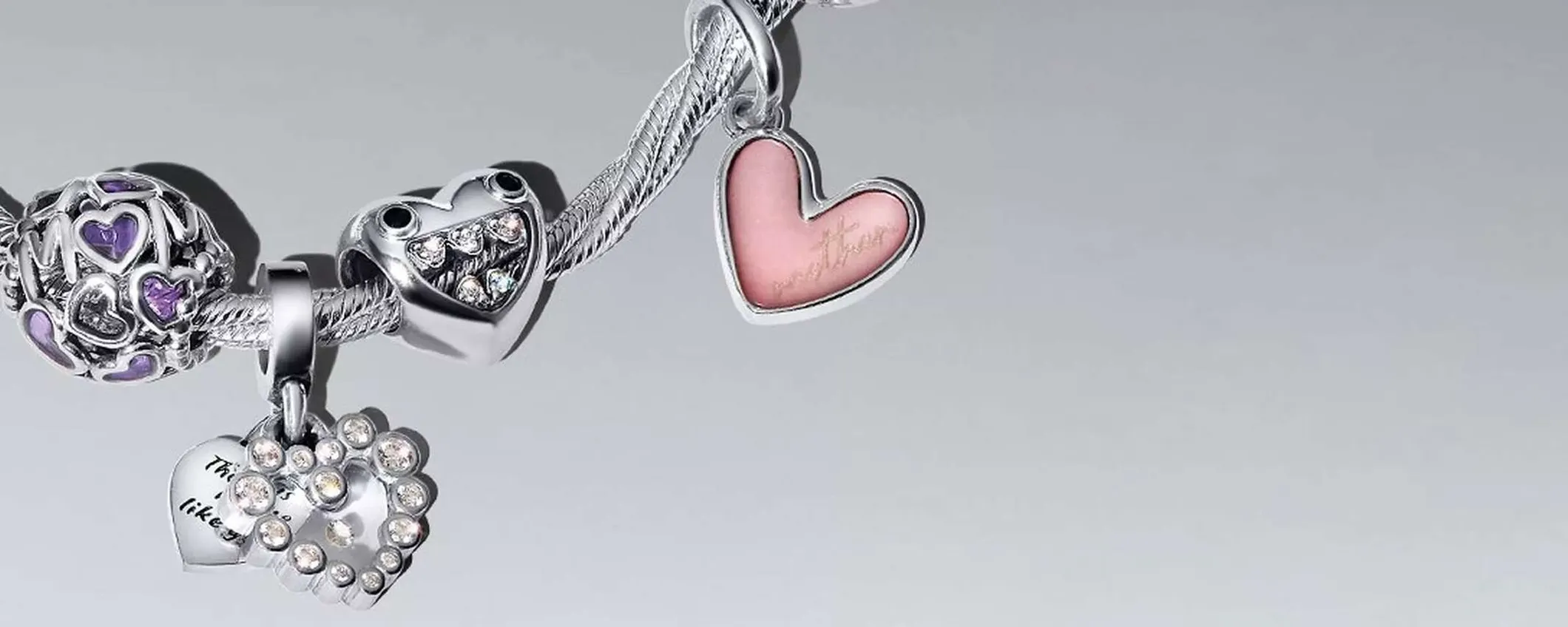 Pandora e Festa della Mamma: acquista tre gioielli, il meno caro è in REGALO