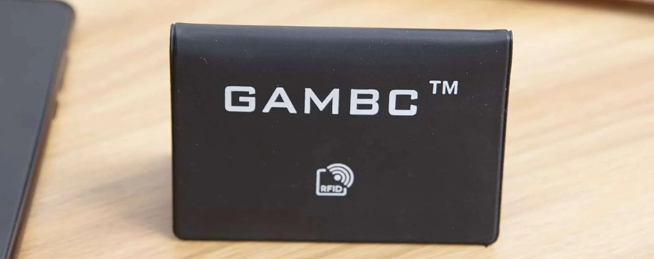 Carte e bancomat al sicuro con questo gadget che fa da antifurto (7,90€)