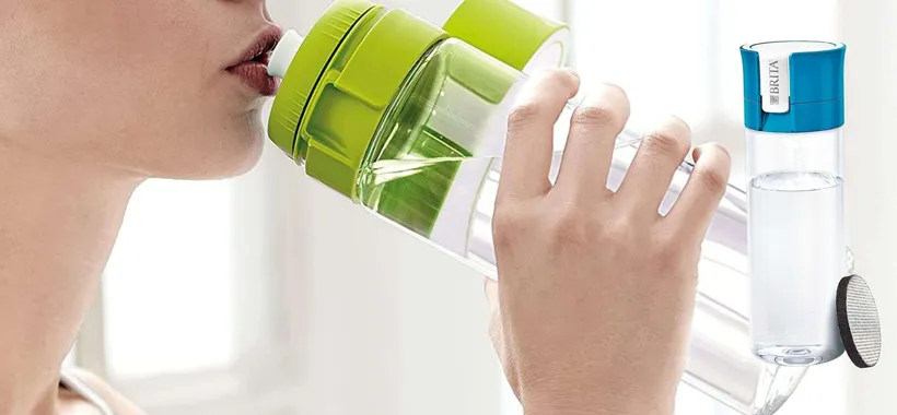 Questa borraccia FILTRA l'acqua: risparmi e bevi sicuro (12€)