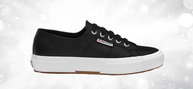 Le iconiche Superga sono in offerta: fai l'affare dell'anno su eBay