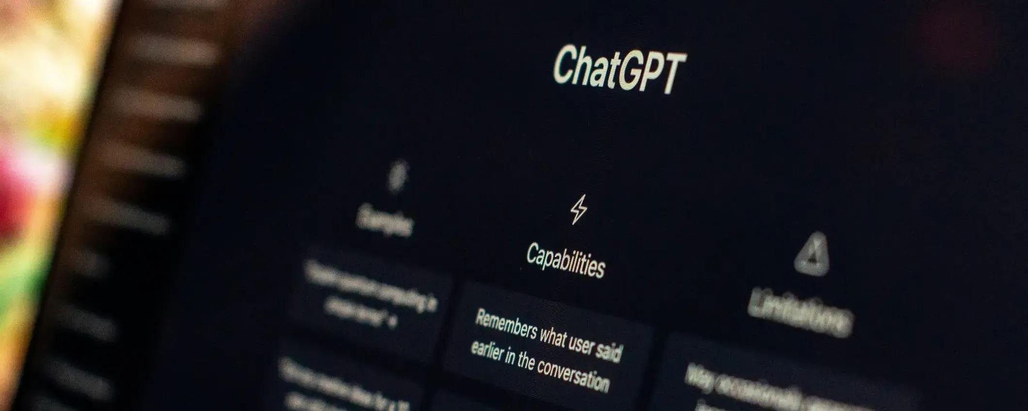 ChatGPT torna su WhatsApp in Italia e in Europa: come usarlo senza account e cosa si può fare