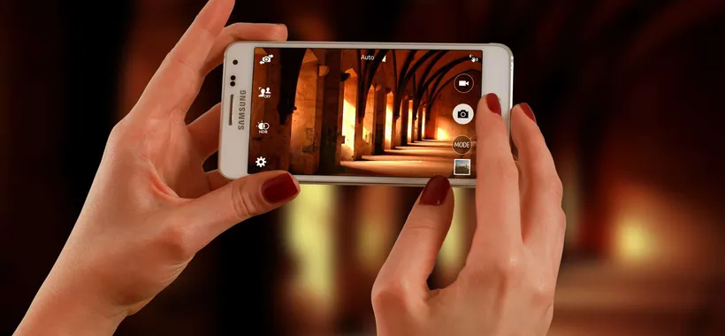 Samsung Slim GH1 rivoluziona la fotografia mobile