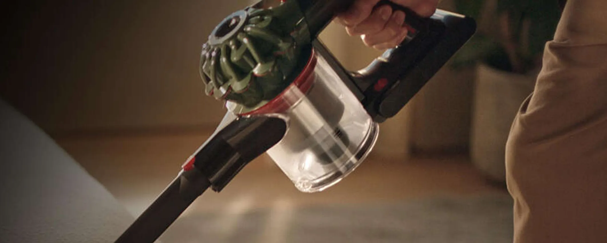 Aspirapolvere Dyson in offertissima eBay: casa pulita e gran risparmio