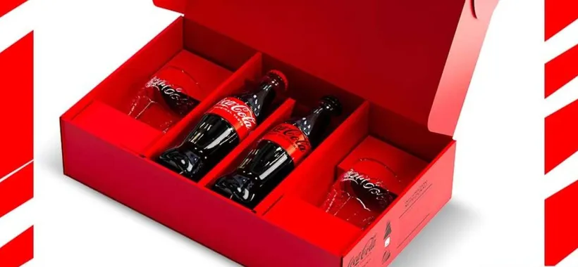 Coca Cola SPECIAL Box a 9,99€: 2 bottiglie e 2 bicchieri, sconto WOW (-38%)